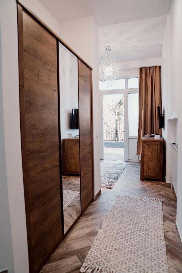 Garden Apartament Petrila Εξωτερικό φωτογραφία
