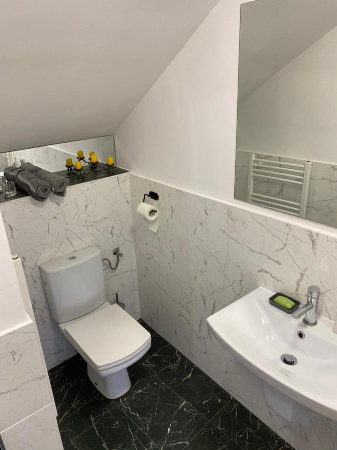 Garden Apartament Petrila Εξωτερικό φωτογραφία