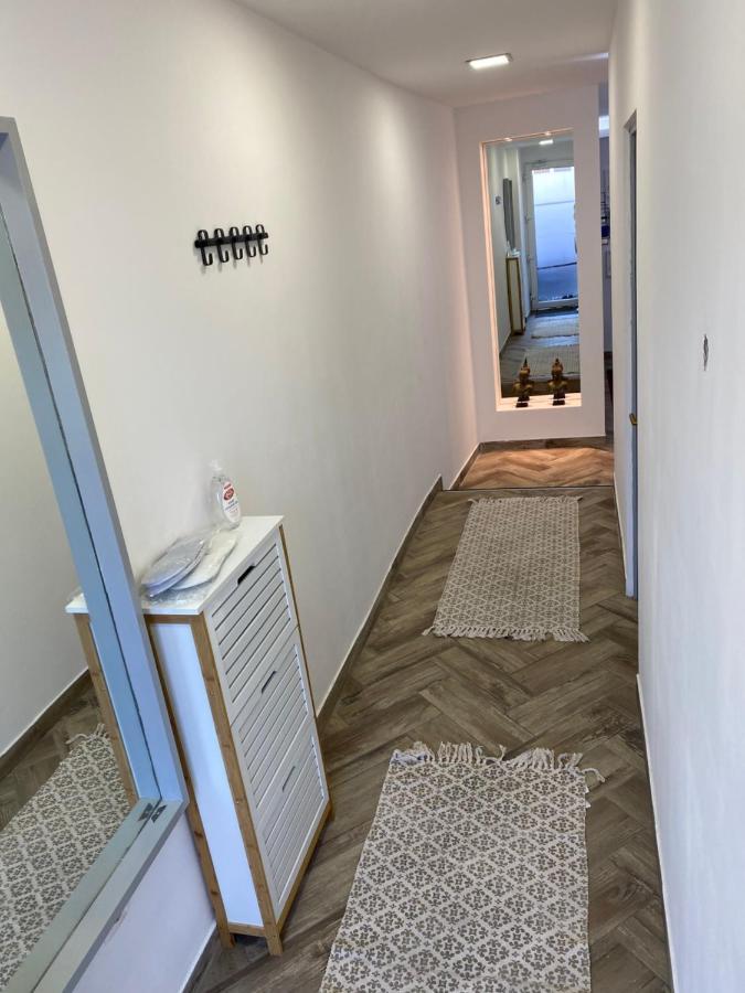 Garden Apartament Petrila Εξωτερικό φωτογραφία