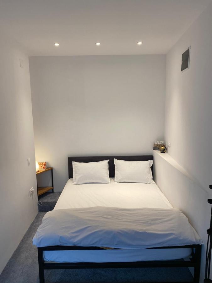 Garden Apartament Petrila Εξωτερικό φωτογραφία