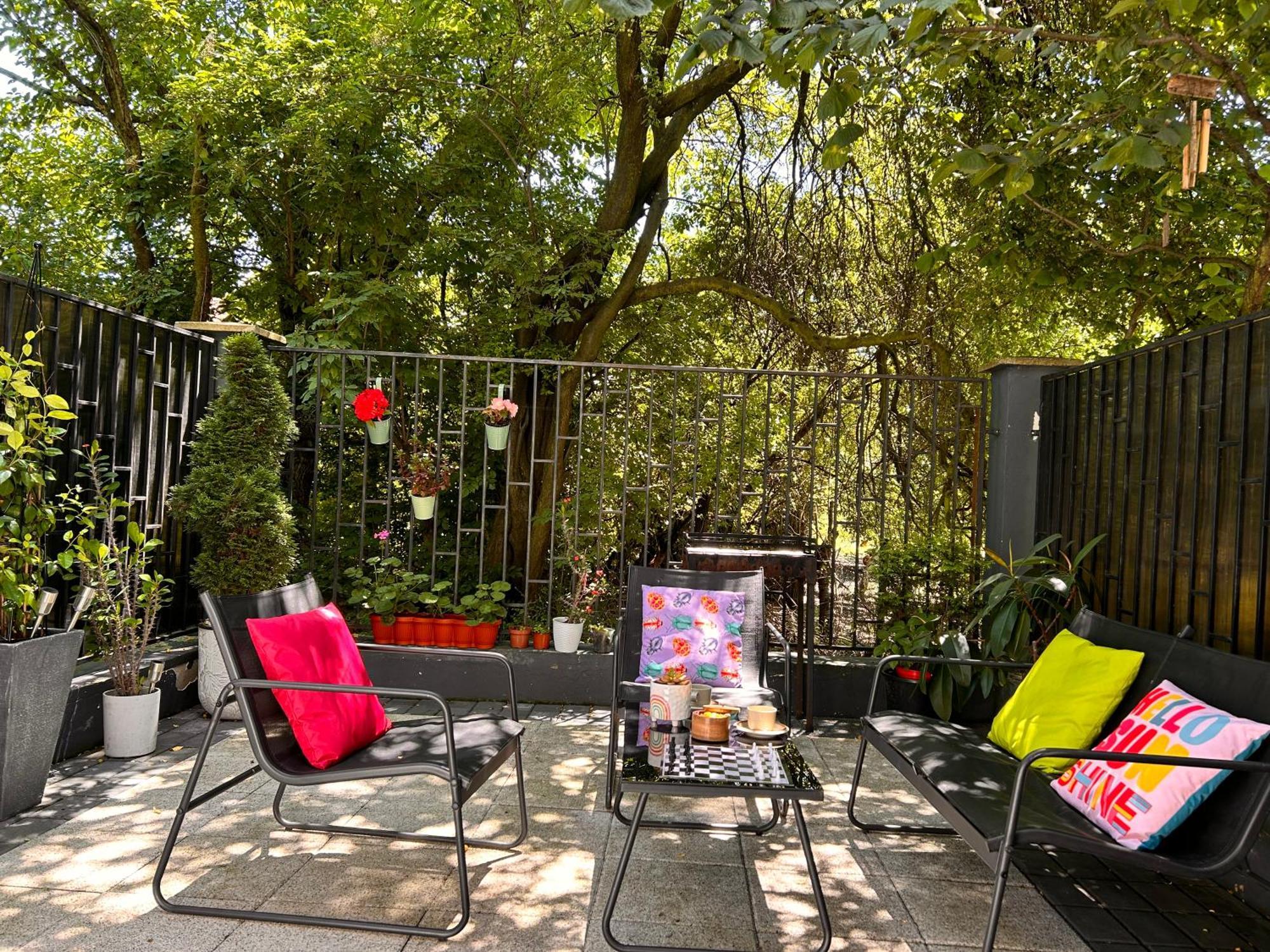 Garden Apartament Petrila Εξωτερικό φωτογραφία